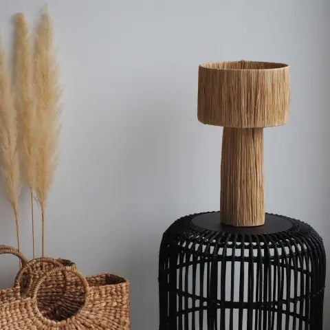 Lampe en raphia naturel